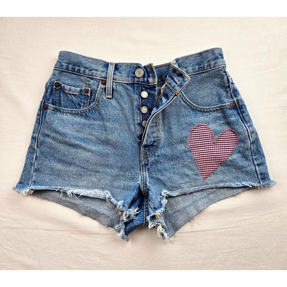 Levi’s 501 W25 Cutoff Denim Shorts Heart Patch Button Fly Raw Hem 2.5" Y2K